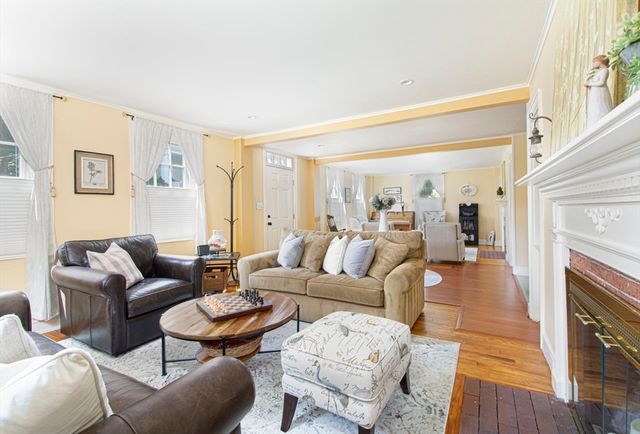 99 W Main St, Westborough, MA 01581
