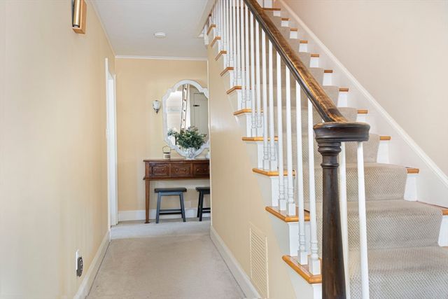 99 W Main St, Westborough, MA 01581