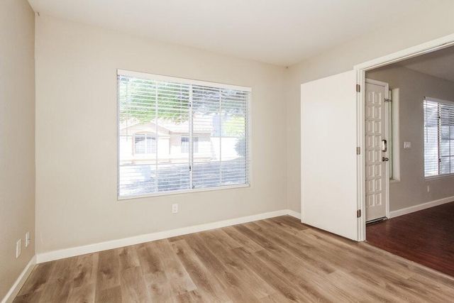 7045 N 28th Avenue, Phoenix, AZ 85051