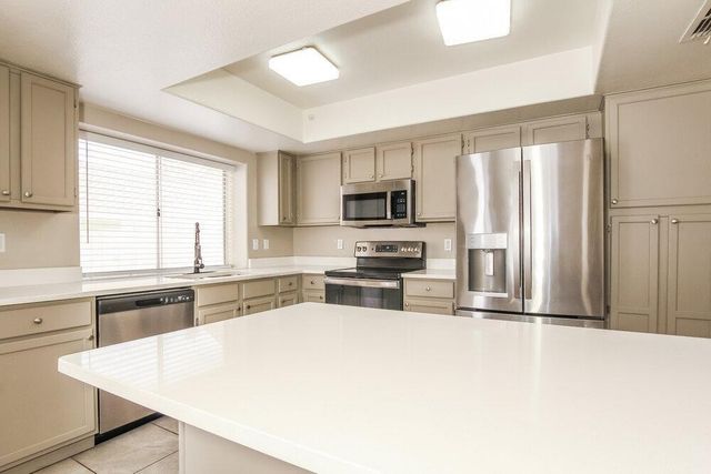 7045 N 28th Avenue, Phoenix, AZ 85051