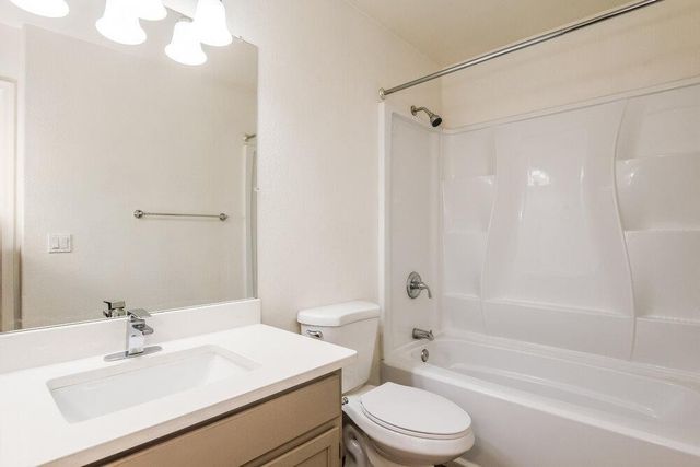 7045 N 28th Avenue, Phoenix, AZ 85051