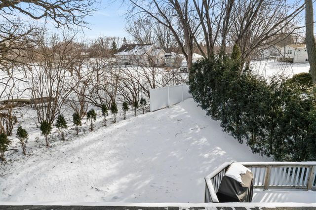 533 Innsbruck Drive, Chaska, MN 55318