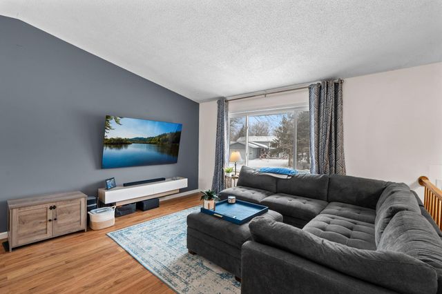 533 Innsbruck Drive, Chaska, MN 55318