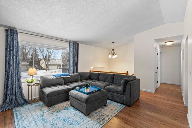 533 Innsbruck Drive, Chaska, MN 55318