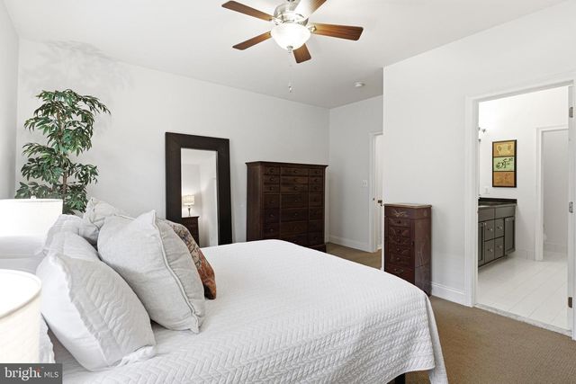 606 ADMIRALS WAY, Philadelphia, PA 19146