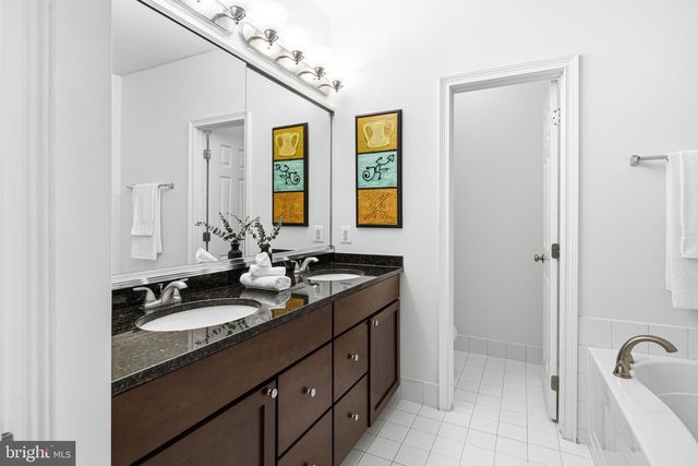 606 ADMIRALS WAY, Philadelphia, PA 19146