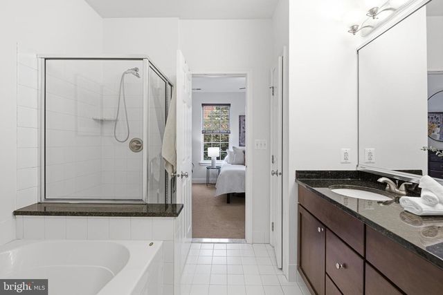 606 ADMIRALS WAY, Philadelphia, PA 19146