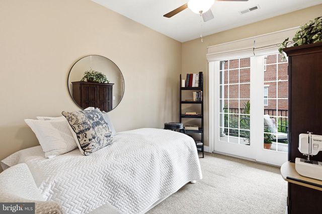 606 ADMIRALS WAY, Philadelphia, PA 19146