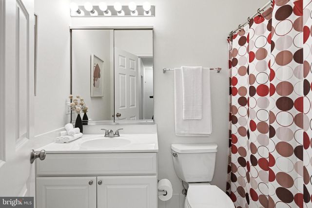 606 ADMIRALS WAY, Philadelphia, PA 19146