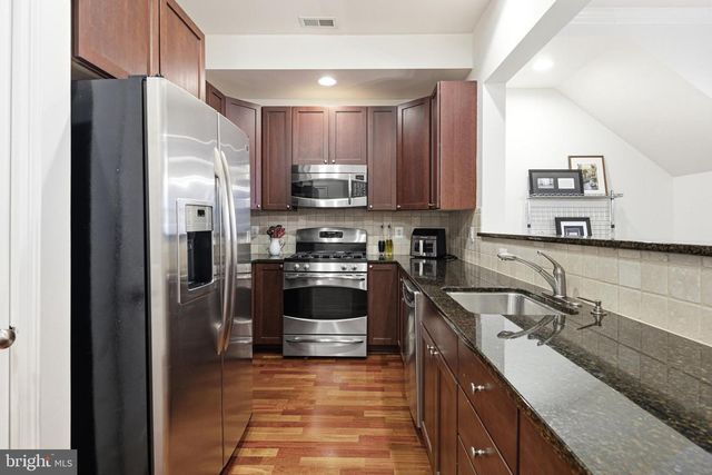 606 ADMIRALS WAY, Philadelphia, PA 19146