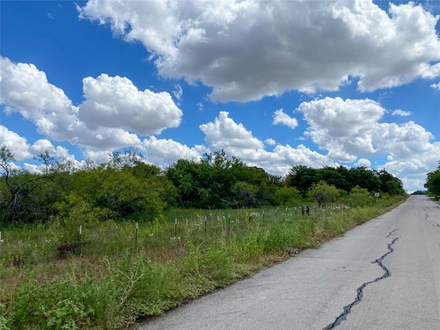 1700 Don Lee Road, Joshua, TX 76058