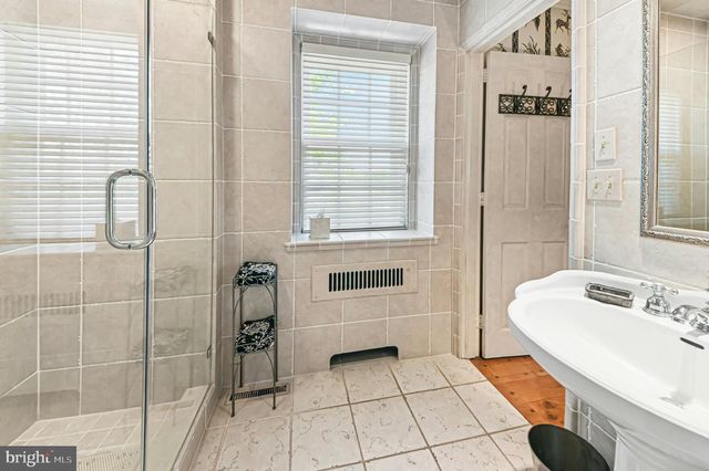 1194 STREET RD, New Hope, PA 18938