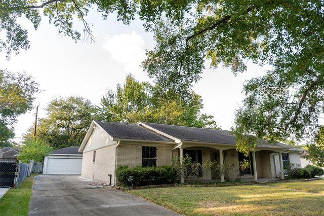 8526 Dashwood Drive, Houston, TX 77036