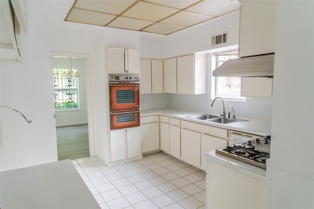 8526 Dashwood Drive, Houston, TX 77036