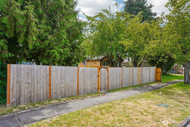 3729 S Cushman, Tacoma, WA 98418