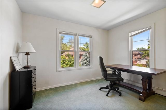 12 N Home Avenue 2W, Park Ridge, IL 60068