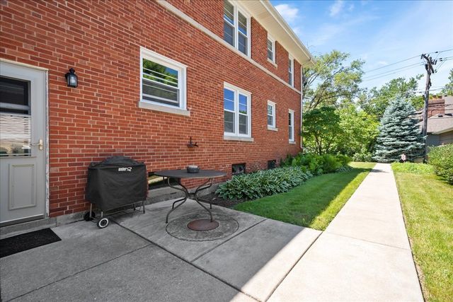 12 N Home Avenue 2W, Park Ridge, IL 60068
