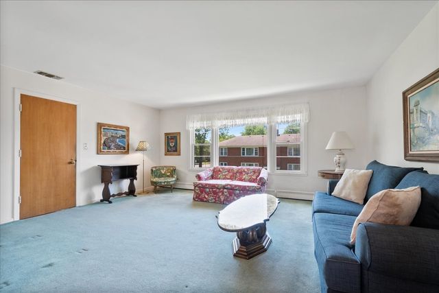 12 N Home Avenue 2W, Park Ridge, IL 60068