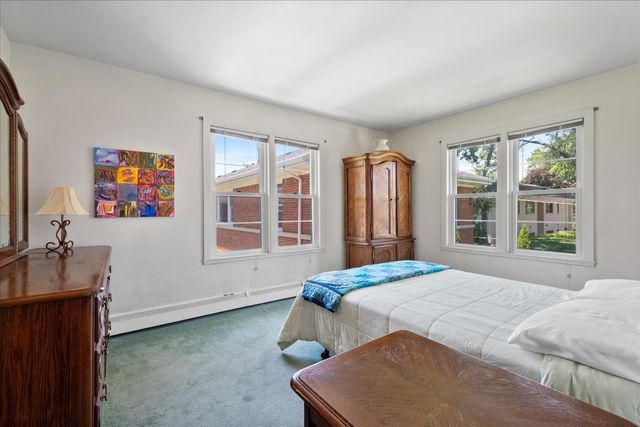 12 N Home Avenue 2W, Park Ridge, IL 60068