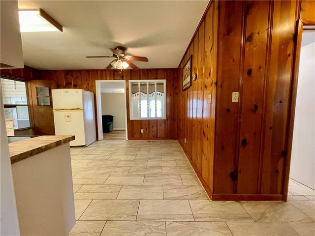 1904 S Knoxville Avenue, Russellville, AR 72802