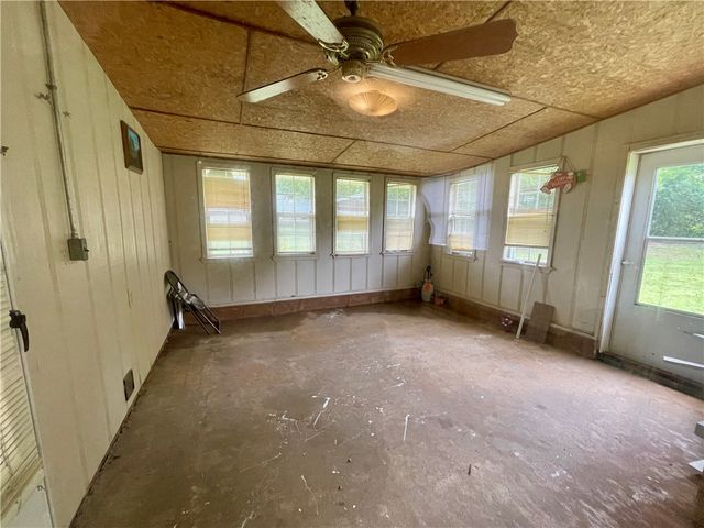 1904 S Knoxville Avenue, Russellville, AR 72802
