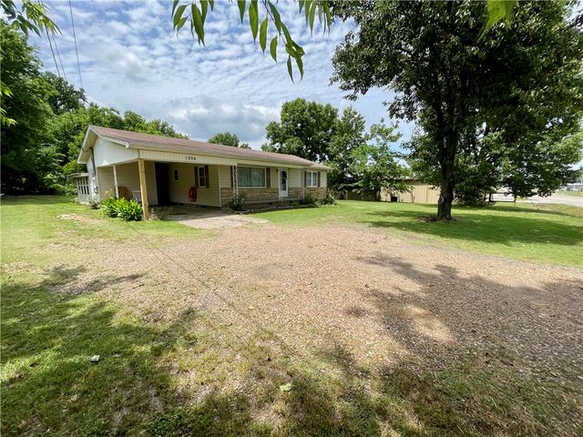 1904 S Knoxville Avenue, Russellville, AR 72802