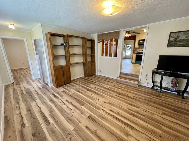 1904 S Knoxville Avenue, Russellville, AR 72802