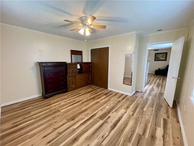 1904 S Knoxville Avenue, Russellville, AR 72802