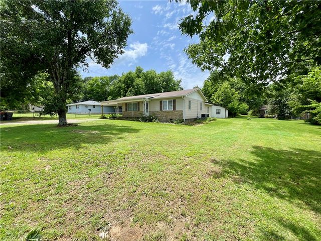 1904 S Knoxville Avenue, Russellville, AR 72802