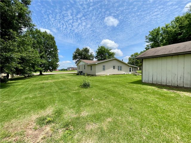 1904 S Knoxville Avenue, Russellville, AR 72802