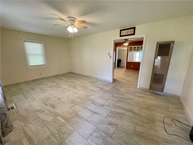 1904 S Knoxville Avenue, Russellville, AR 72802