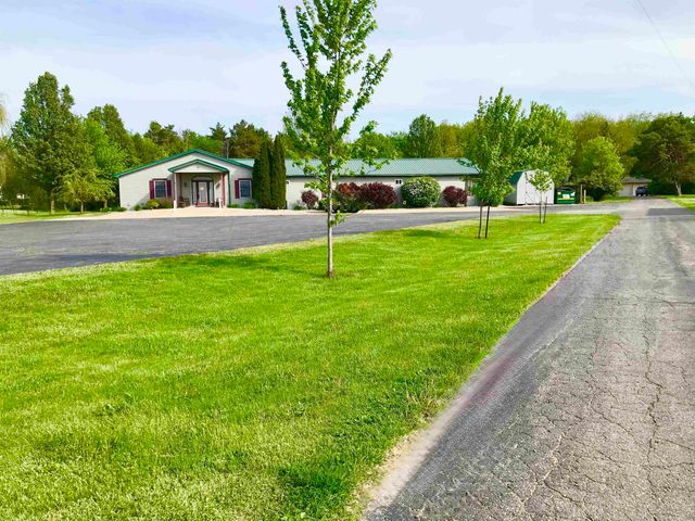 700 & 702 E Remus Road, Union Twp, MI 48858