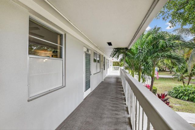 262 Ventnor R, Deerfield Beach, FL 33442