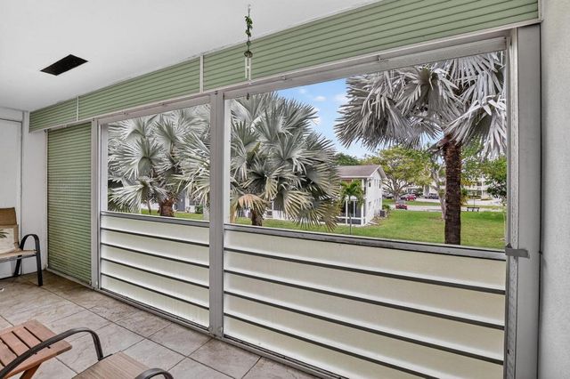 262 Ventnor R, Deerfield Beach, FL 33442