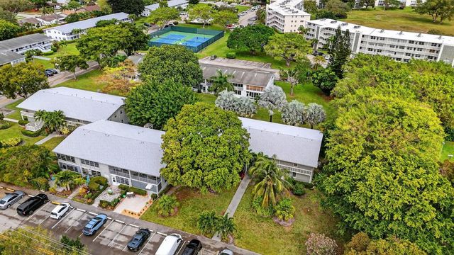 262 Ventnor R, Deerfield Beach, FL 33442