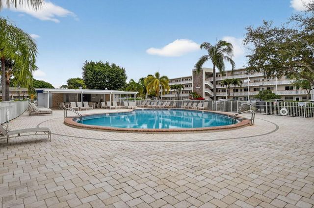 262 Ventnor R, Deerfield Beach, FL 33442