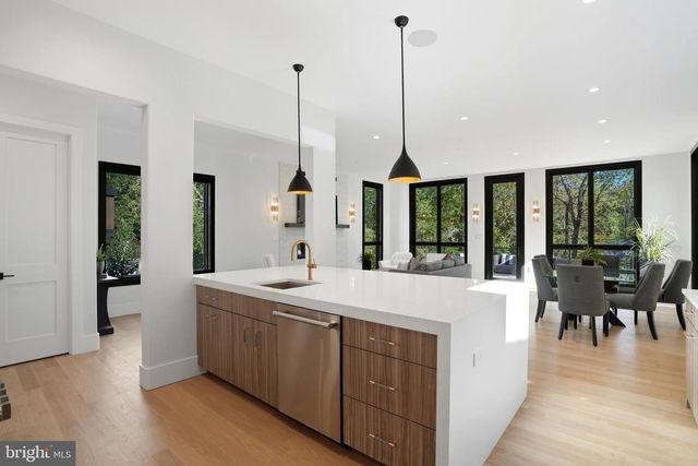 1853 MASSACHUSETTS AVE, Mclean, VA 22101