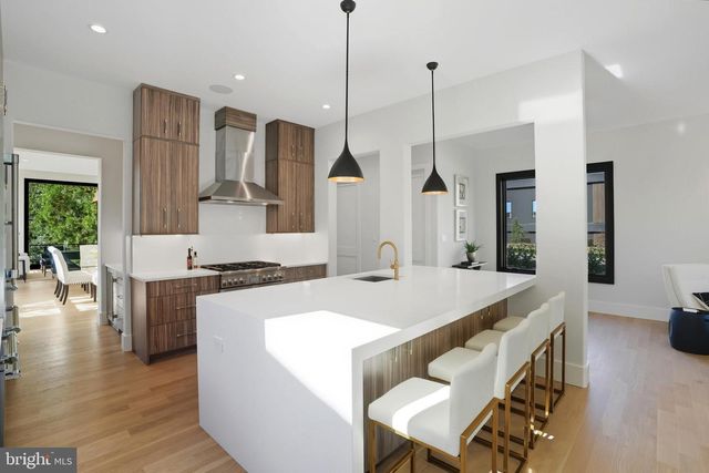 1853 MASSACHUSETTS AVE, Mclean, VA 22101