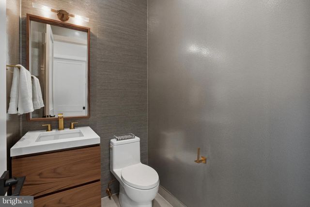 1853 MASSACHUSETTS AVE, Mclean, VA 22101