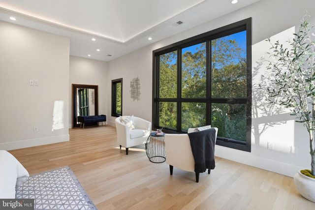 1853 MASSACHUSETTS AVE, Mclean, VA 22101