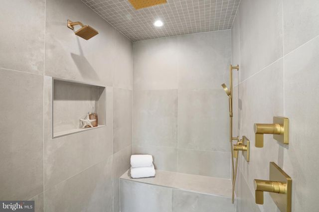 1853 MASSACHUSETTS AVE, Mclean, VA 22101