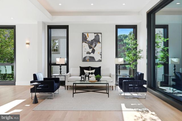 1853 MASSACHUSETTS AVE, Mclean, VA 22101