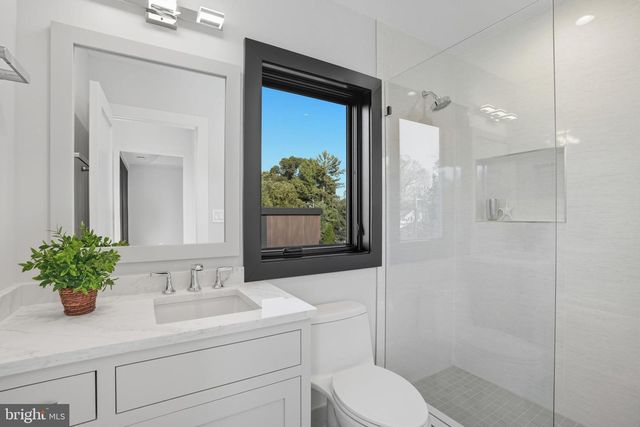 1853 MASSACHUSETTS AVE, Mclean, VA 22101