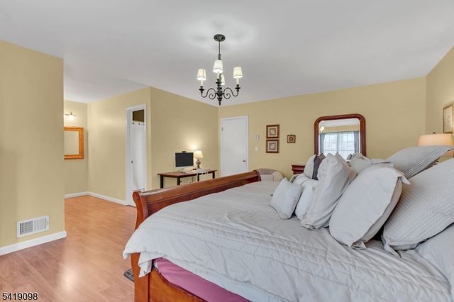 137 Sunnyvale Ct, Franklin Twp., NJ 08873