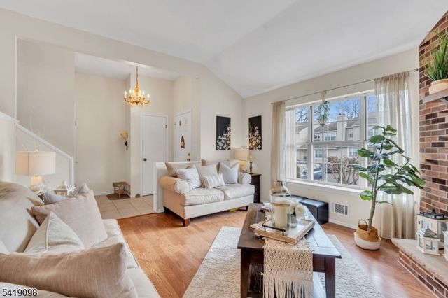 137 Sunnyvale Ct, Franklin Twp., NJ 08873