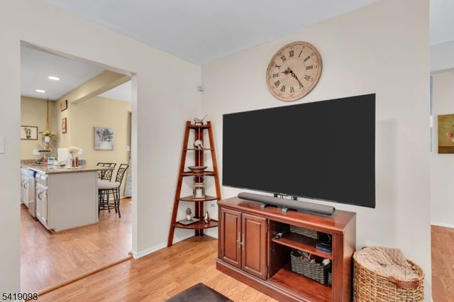 137 Sunnyvale Ct, Franklin Twp., NJ 08873