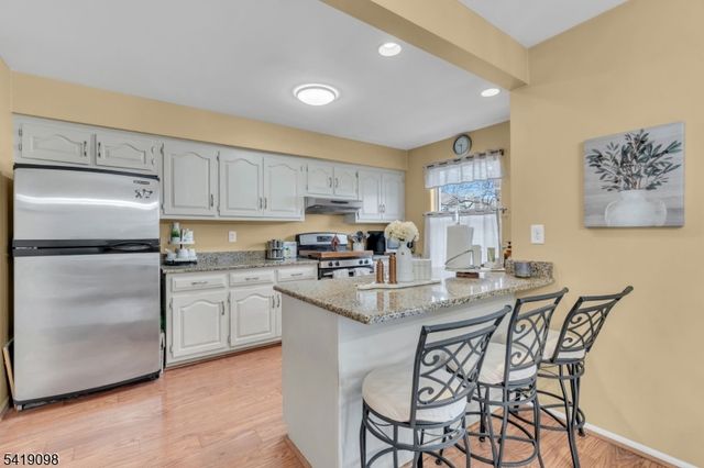 137 Sunnyvale Ct, Franklin Twp., NJ 08873