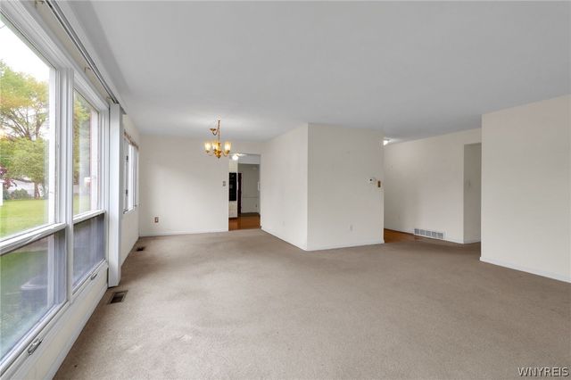 620 Meadowbrook Drive, North Tonawanda, NY 14120