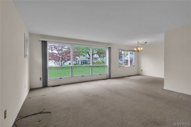 620 Meadowbrook Drive, North Tonawanda, NY 14120