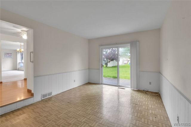 620 Meadowbrook Drive, North Tonawanda, NY 14120